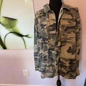 Women’s camo shirt size medium